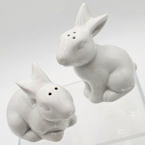Food Network Bunnies Salt & Pepper Shakers